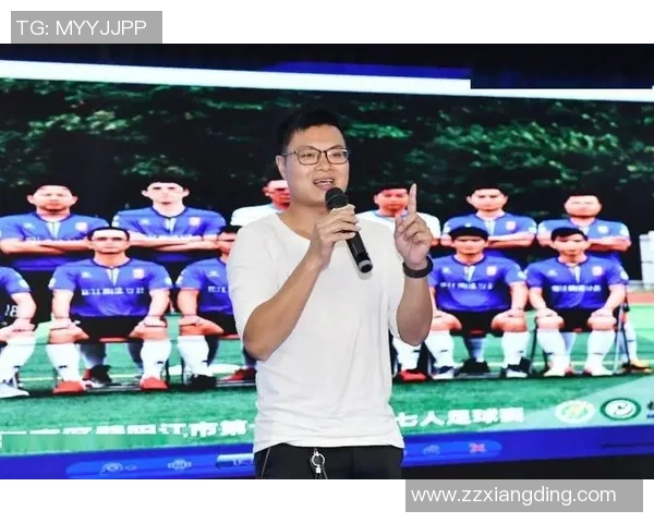 张成足球：从青涩少年到职业球员的成长之路与梦想追逐